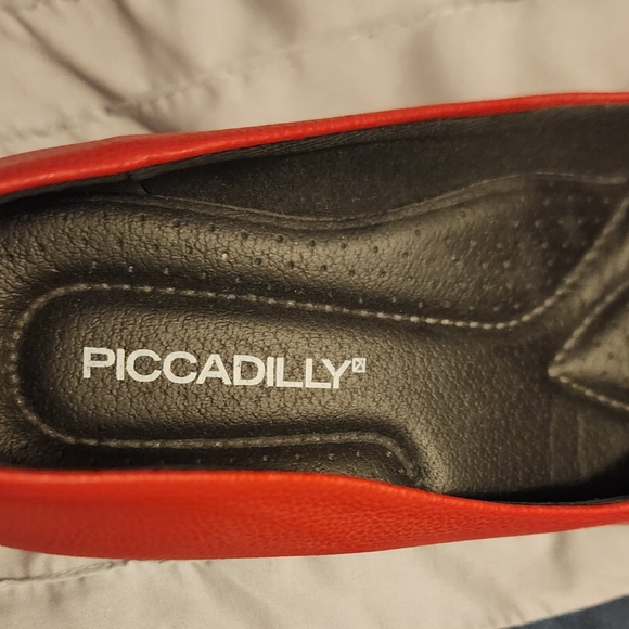 Piccadilly Platform Red Pump heels size 10 - Picture 4 of 11
